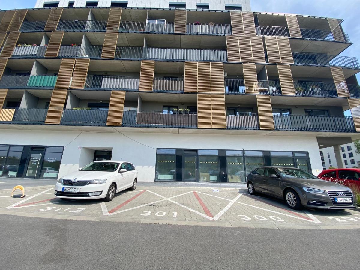 Krasny Moderny 1-Izbovy Byt, Novostavba + Parking Братислава Екстер'єр фото